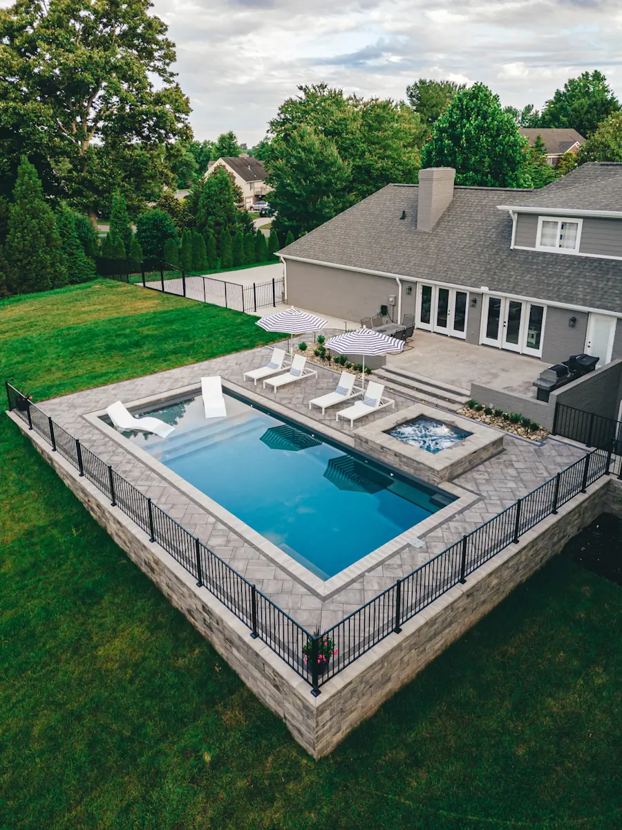 A fiberglass pool instllation by Loy's Pools of Knox County