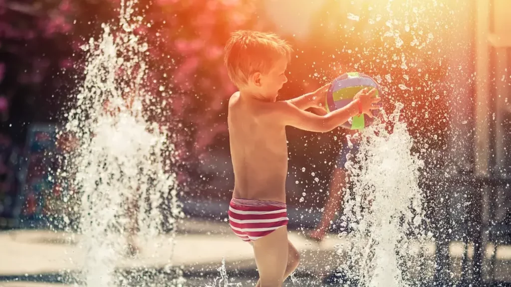 Incorporating-Water-Features-into-Your-Fiberglass-Pool