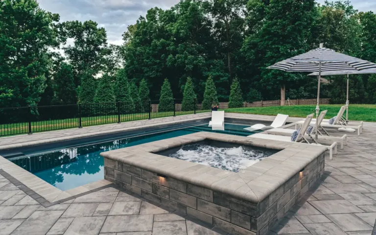 fiberglass-swimming-pool-installation-loys-pools